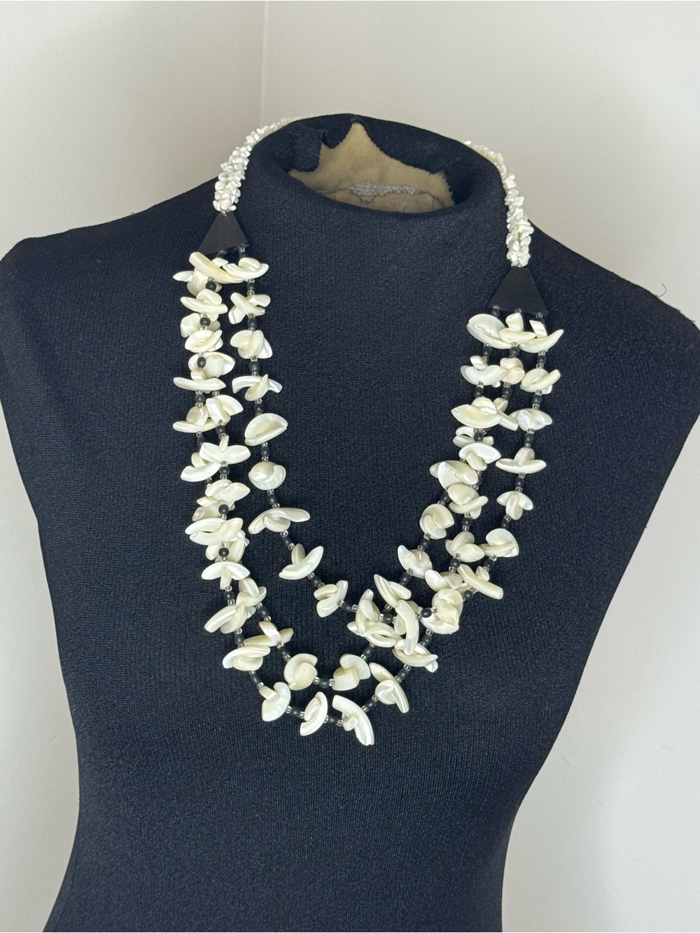 Source Unknown Double-Strand Iridescent White Shell Necklace